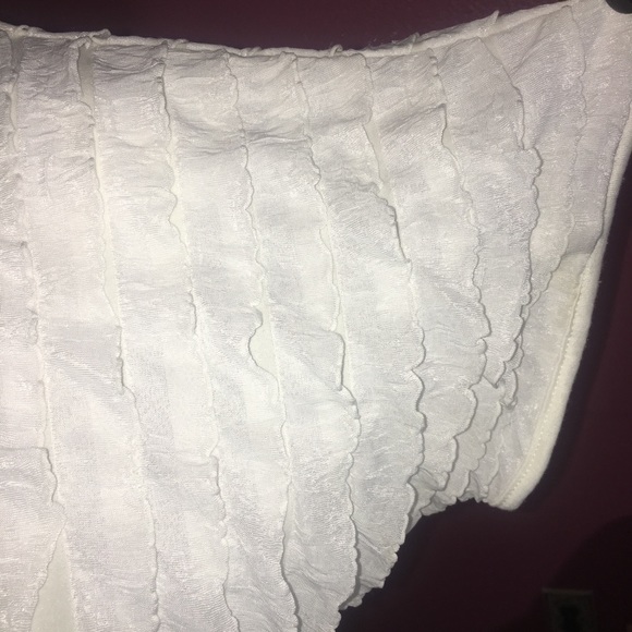 WHITE AND LOOSE FITTED FEATHERED BLOUSE - Picture 3 of 8